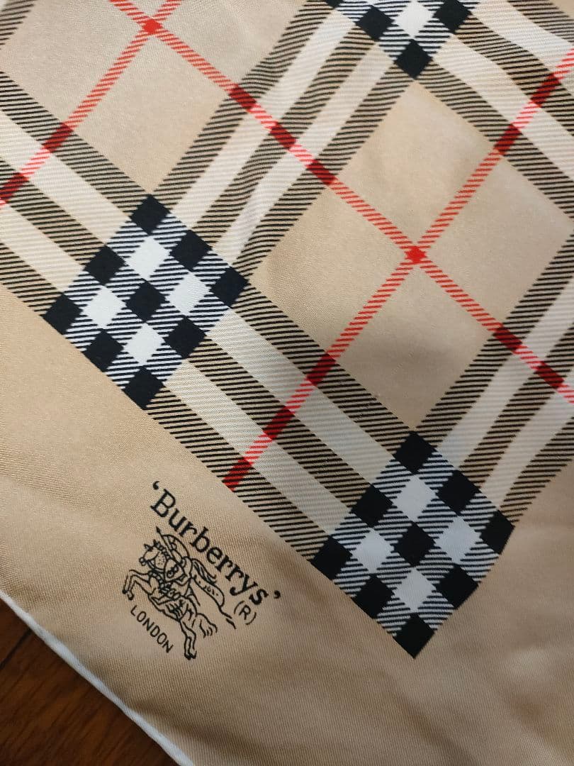 g22 B BURBERRY　バーバリー　スカーフ　シルク100