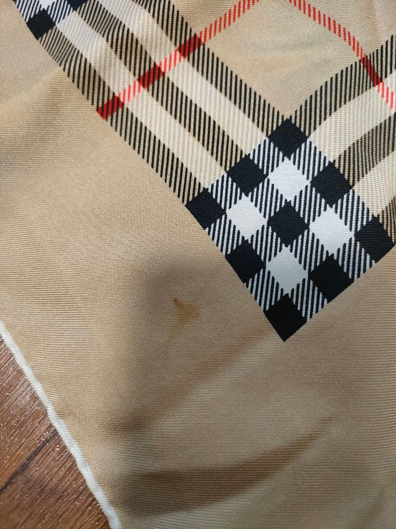 g22 B BURBERRY　バーバリー　スカーフ　シルク100