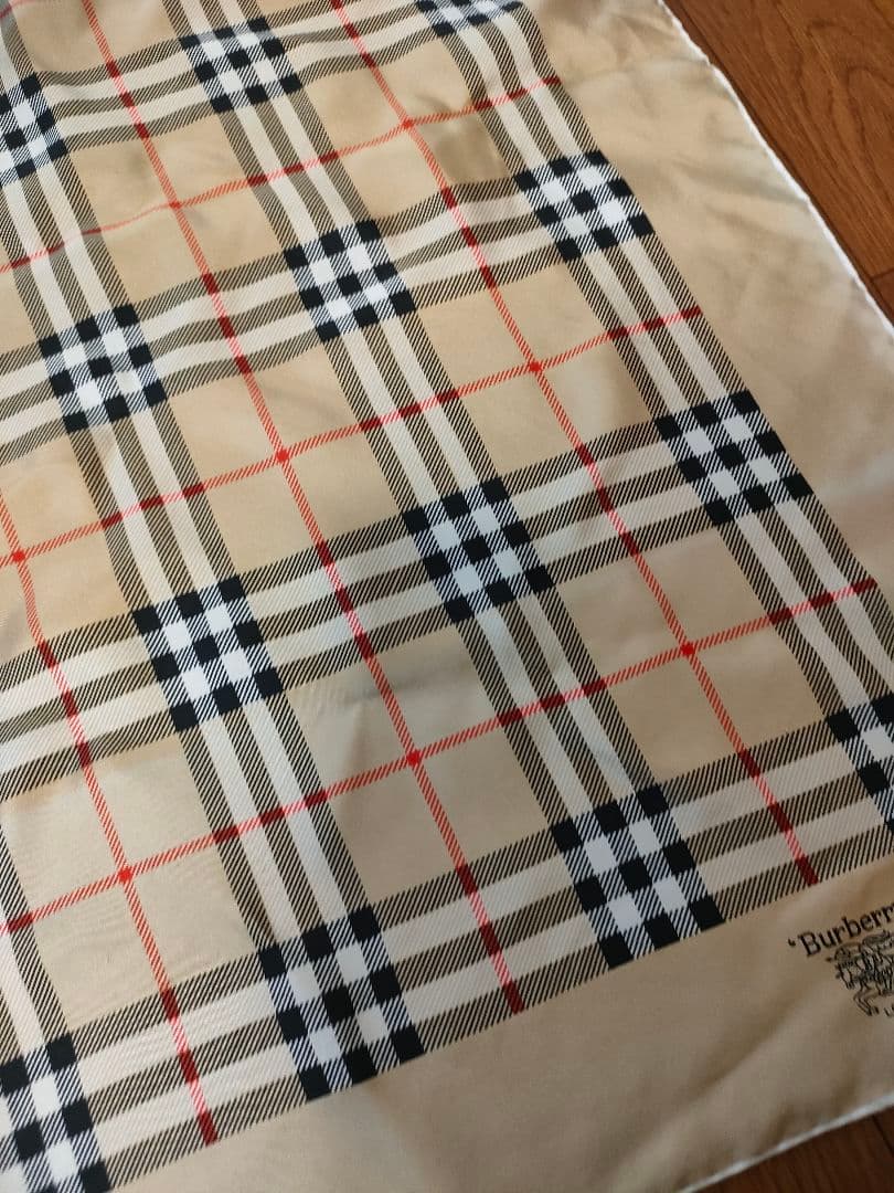 g22 B BURBERRY　バーバリー　スカーフ　シルク100