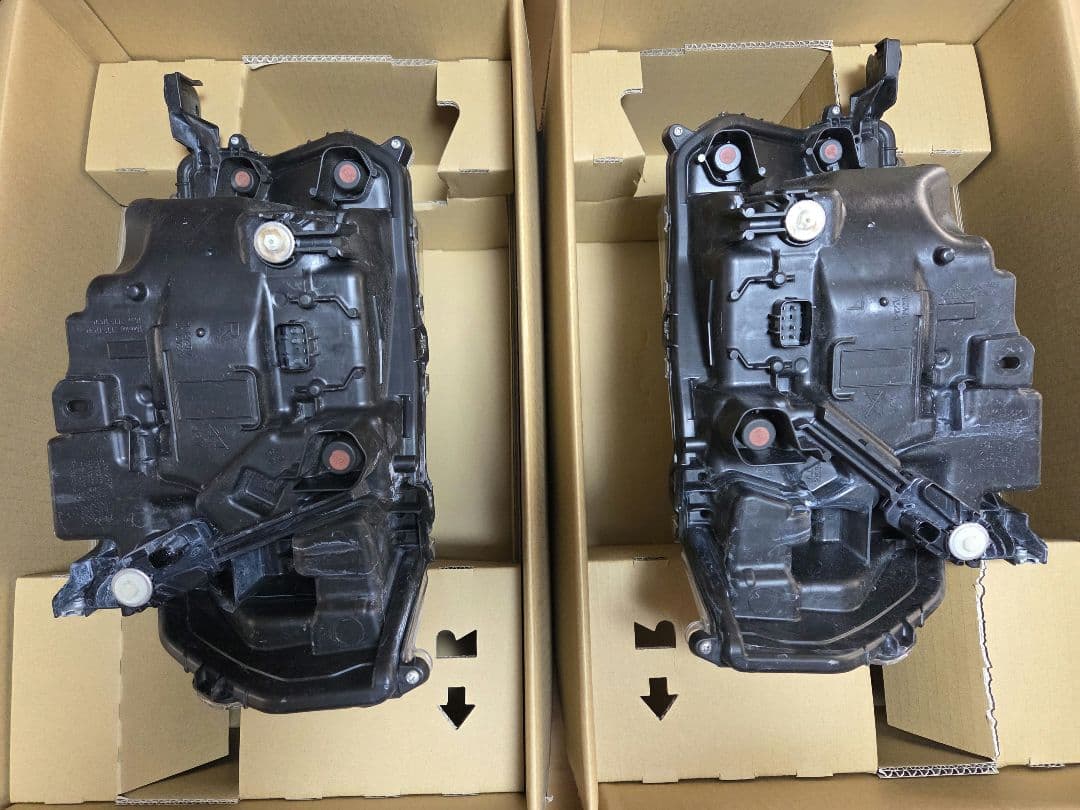 タントカスタム LA650S 　左右　LEDヘッドライト