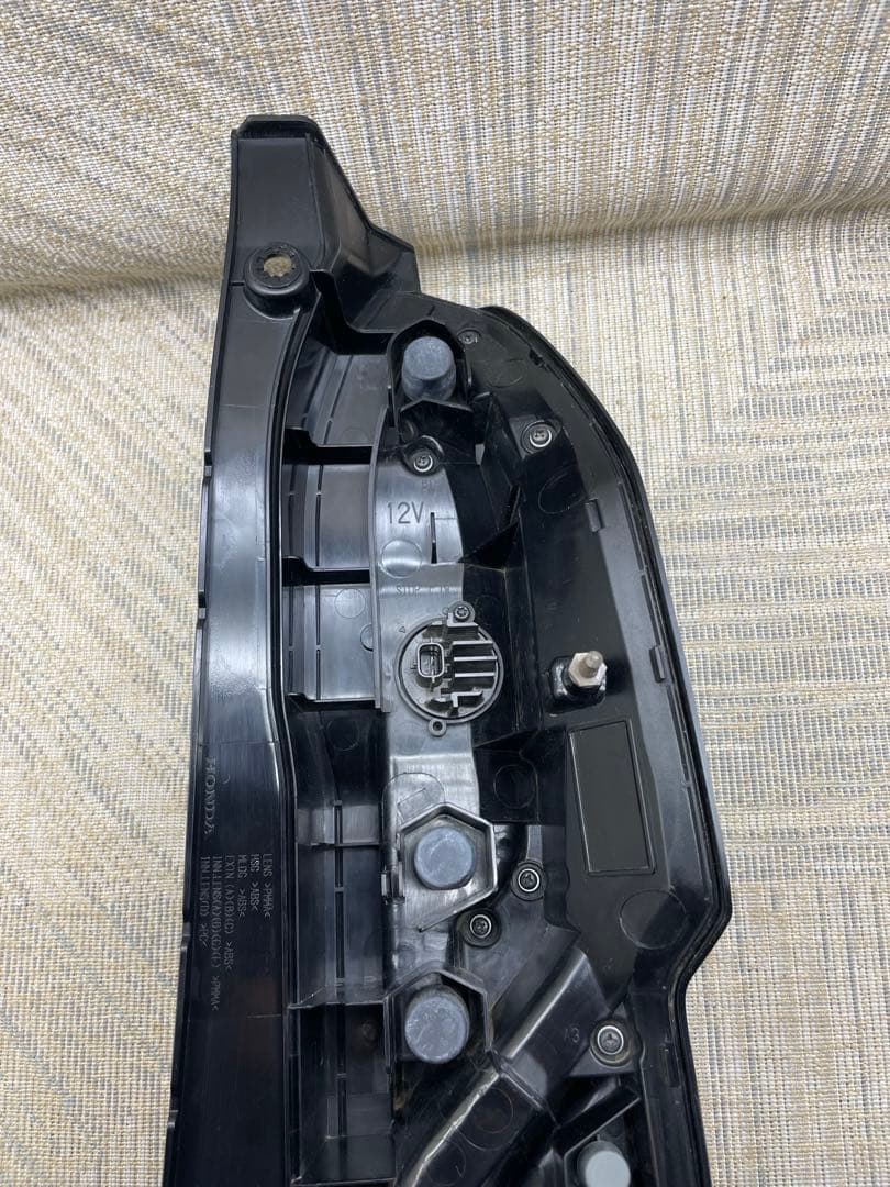 N-BOX カスタム JF3JF4 左テールライト ICHIKOH D186