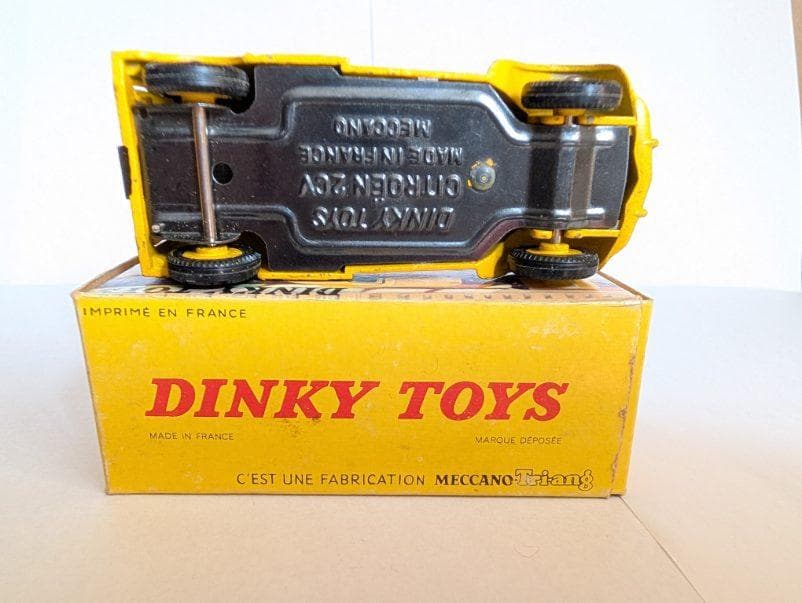 仏Dinky ビンテージ　シトロエン2 CV 郵便車　オリジナルNo:560
