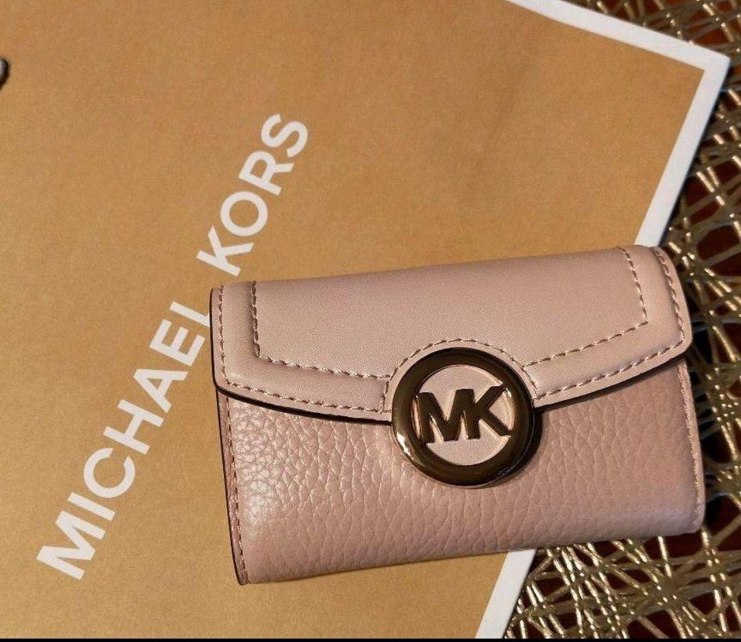 新品 未使用！マイケルコース☆レザー キーケース ピンク ラッピング無料