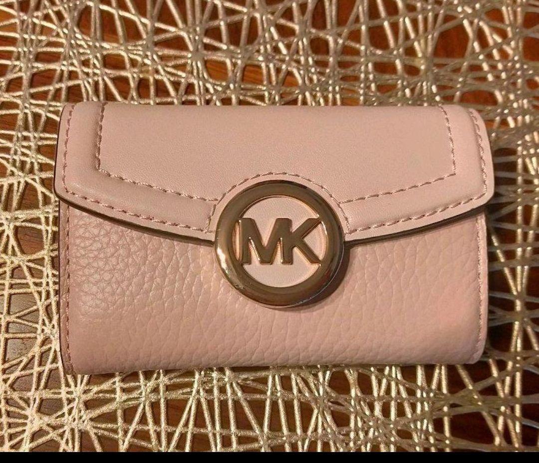 新品 未使用！マイケルコース☆レザー キーケース ピンク ラッピング無料