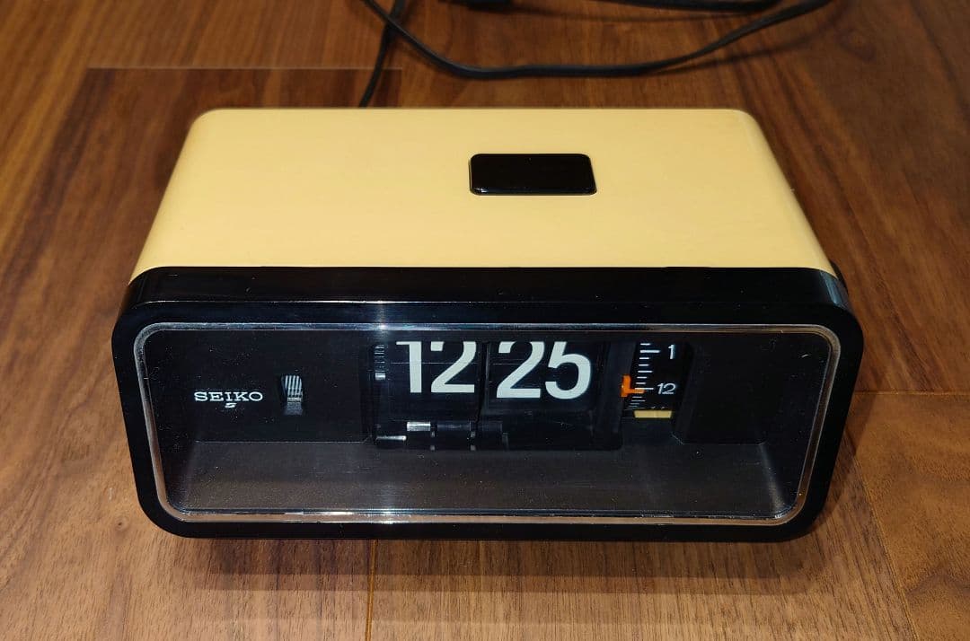 セイコー パタパタ置時計 アラーム付き DP682