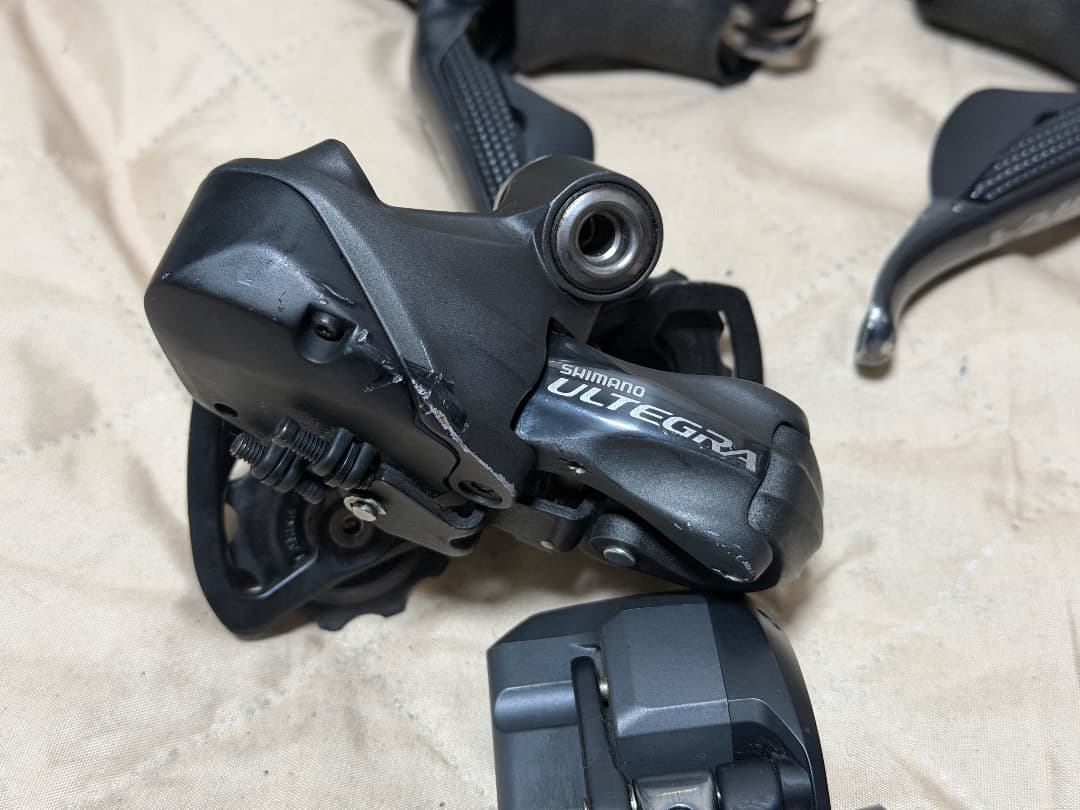 Shimano Ultegra 6770 Di2 コンポーネントセット