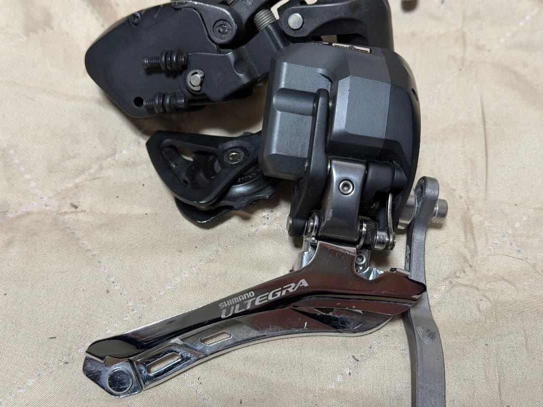 Shimano Ultegra 6770 Di2 コンポーネントセット