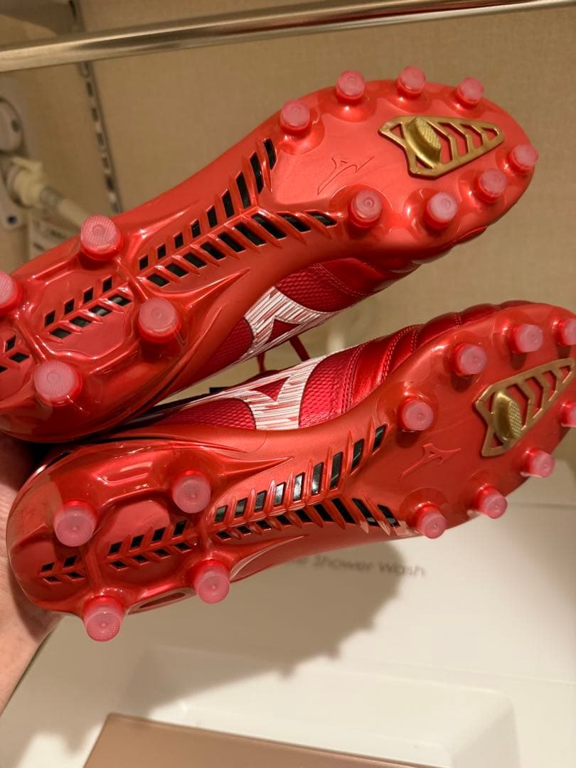 Mizuno Morelia Neo III レッド サッカーシューズ