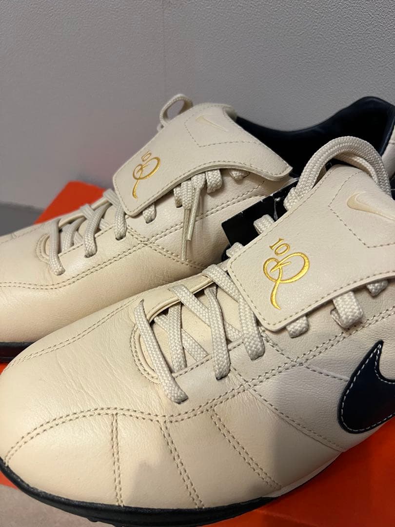 【新品未使用　タグ付美品】NIKE ナイキ　ティエンポ　ロナウジーニョモデル
