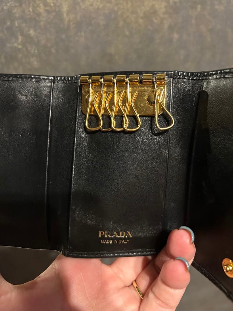 【美品】PRADA ブラックレザー キーケース