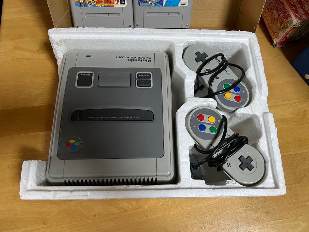 ■任天堂 スーパーファミコン本体＋ゲームカセット6本