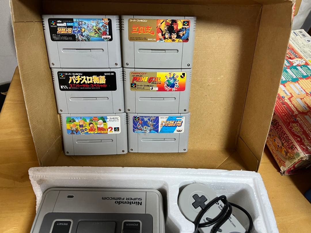 ■任天堂 スーパーファミコン本体＋ゲームカセット6本