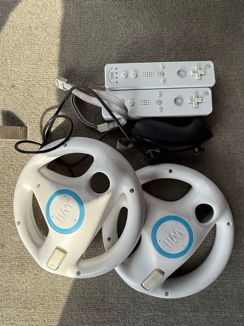 Nintendo Wii U ベーシックセット+リモコン&ヌンチャクセット