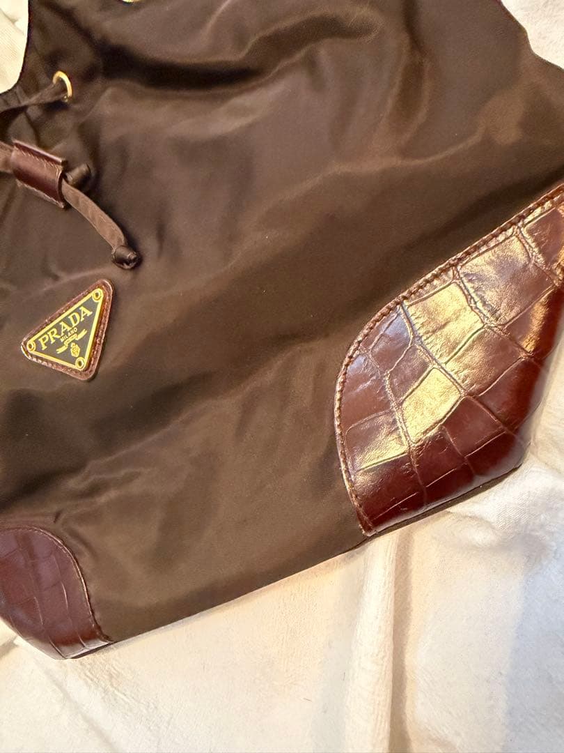 美品 PRADA チョコブラウン ドローストリングバッグ