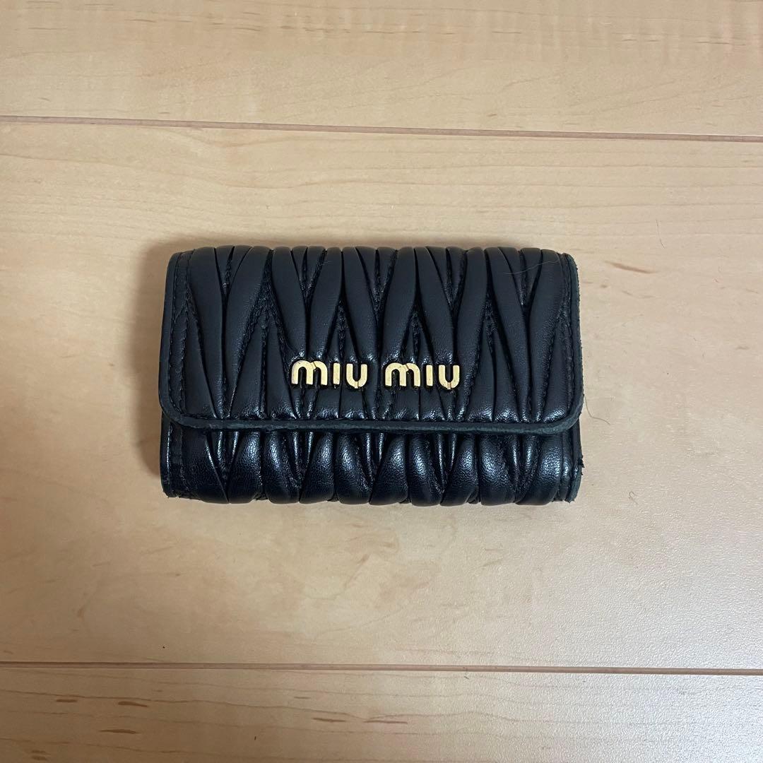 MIU MIU ブラック キーケース