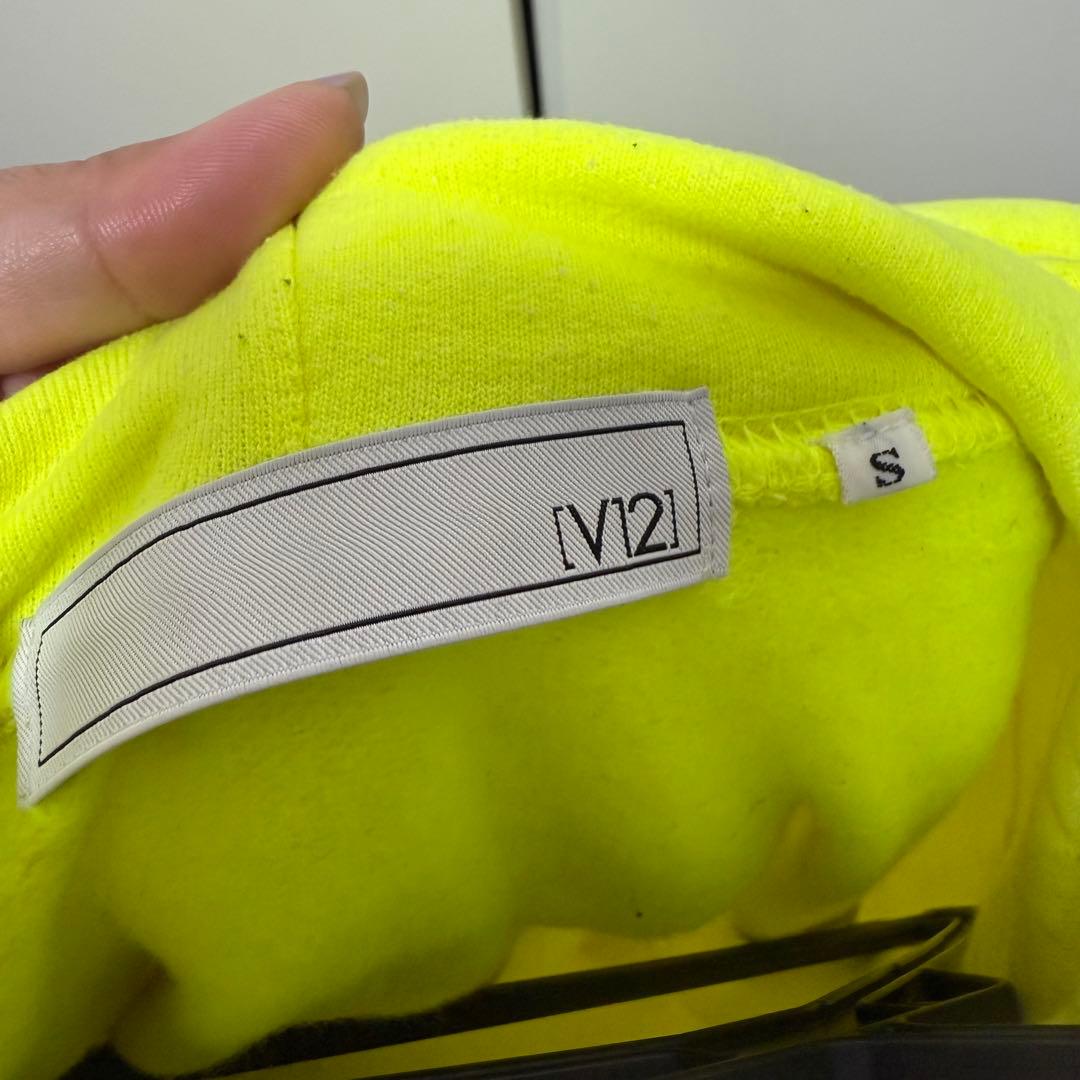 V12 パーカー　サイズS