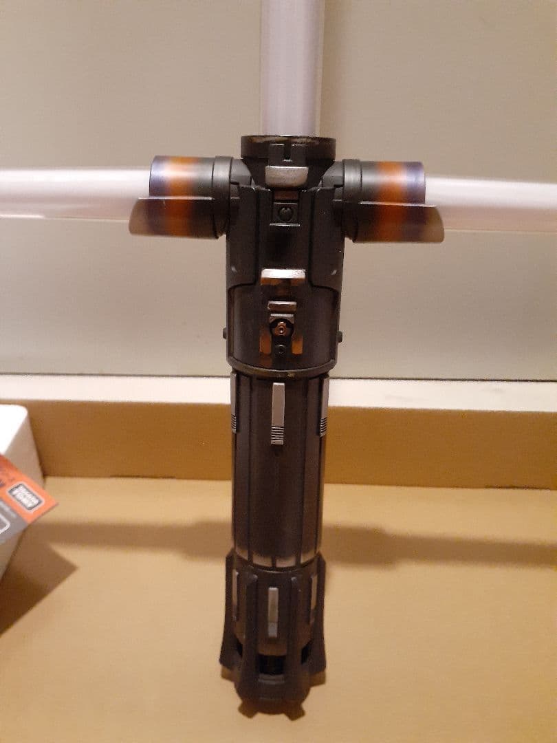フォースFXライトセーバー カイロ・レン スターウォーズ ブラックシリーズ