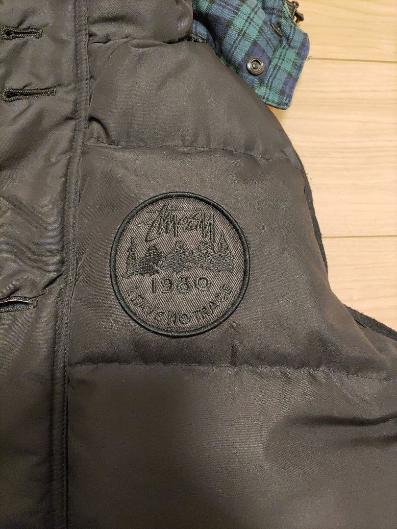 【美品】 STUSSY ダウンベスト フード付