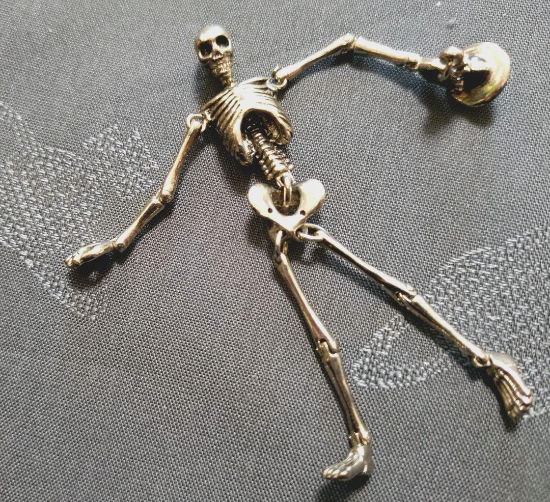 ヴィヴィアンウエストウッド Vivienne Westwood 骸骨ピアス