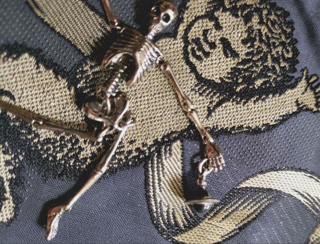 ヴィヴィアンウエストウッド Vivienne Westwood 骸骨ピアス
