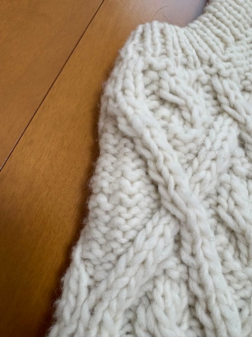 ネストローブ　ペルーハンドニットベスト