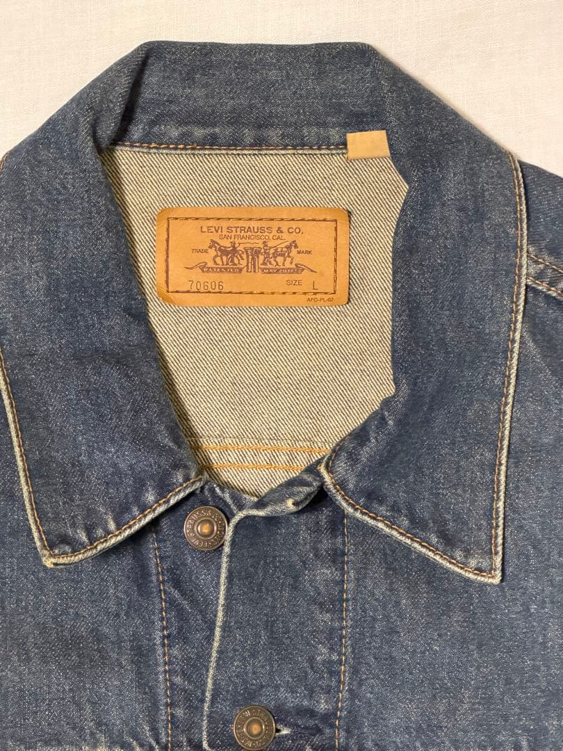 70606 Levi'sリーバイス　デニムジャケット　Lサイズ