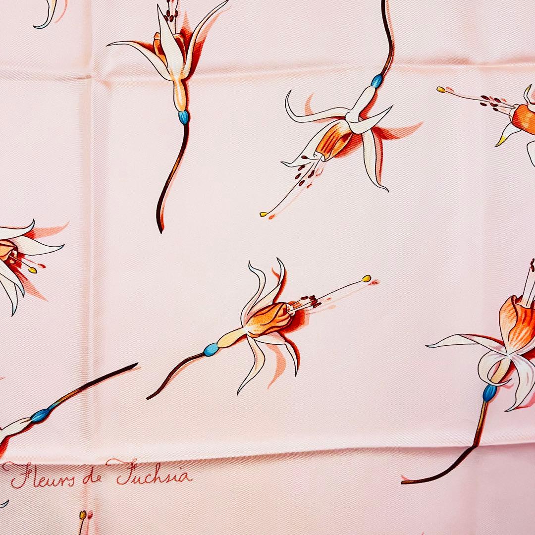 美品✨　エルメス　フクシャの花 シルクスカーフ　カレ90 ピンク
