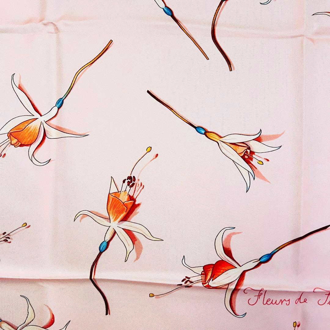 美品✨　エルメス　フクシャの花 シルクスカーフ　カレ90 ピンク