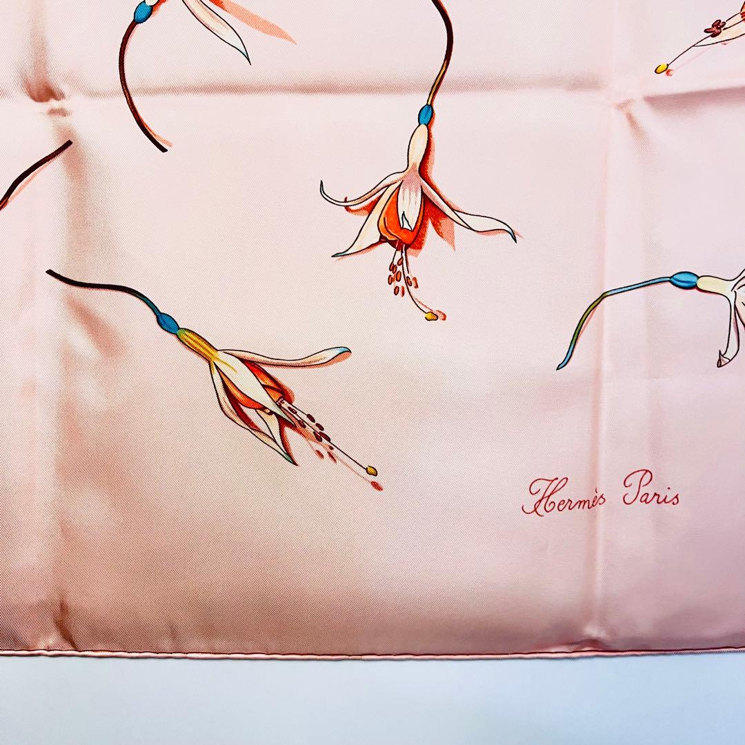 美品✨　エルメス　フクシャの花 シルクスカーフ　カレ90 ピンク