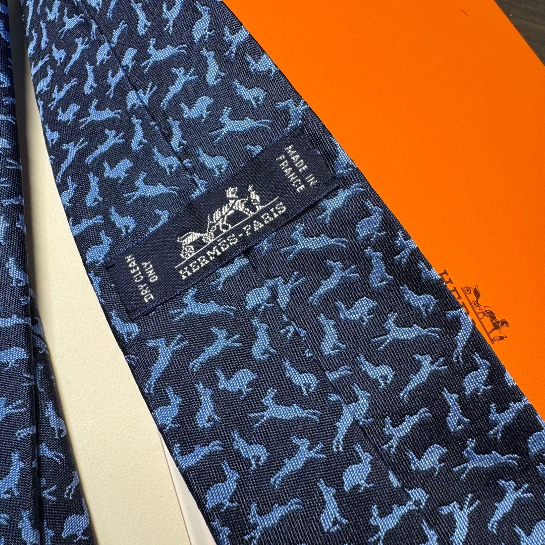 飛躍の象徴 極美品 HERMES エルメス 奔兎 ラビット ネクタイ ネイビー