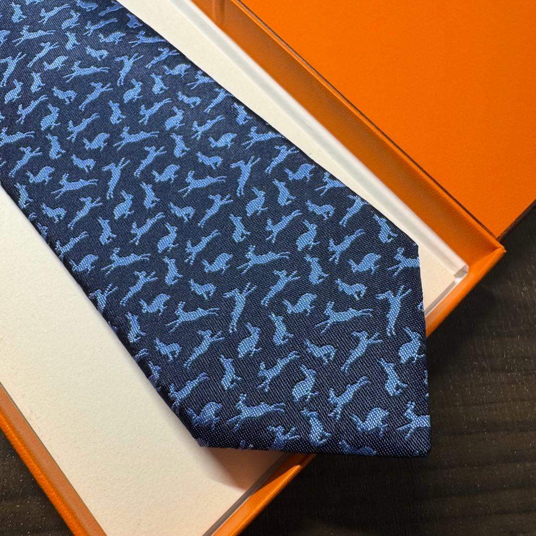 飛躍の象徴 極美品 HERMES エルメス 奔兎 ラビット ネクタイ ネイビー
