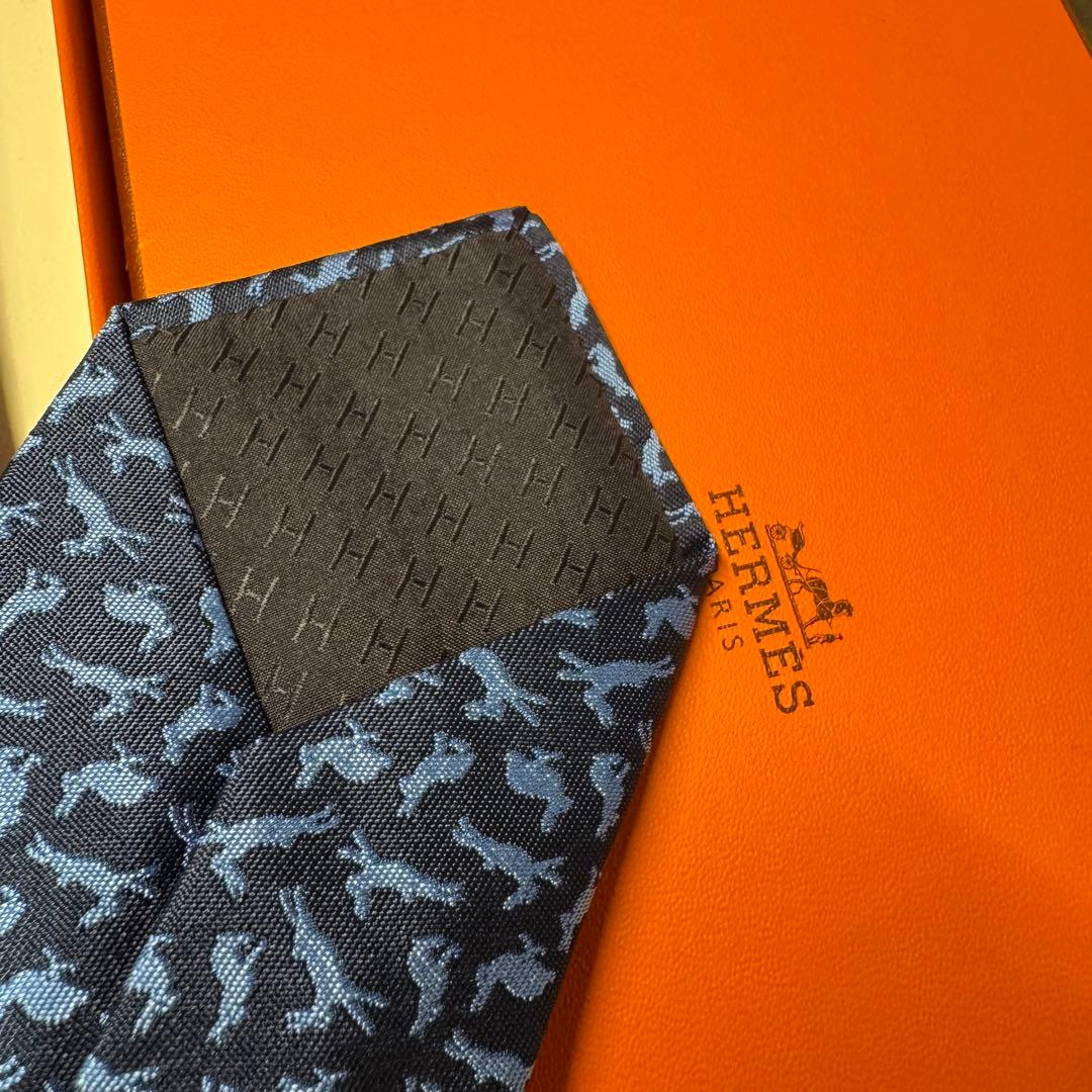 飛躍の象徴 極美品 HERMES エルメス 奔兎 ラビット ネクタイ ネイビー