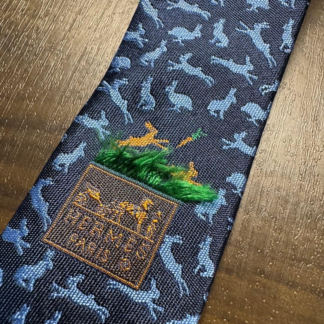 飛躍の象徴 極美品 HERMES エルメス 奔兎 ラビット ネクタイ ネイビー