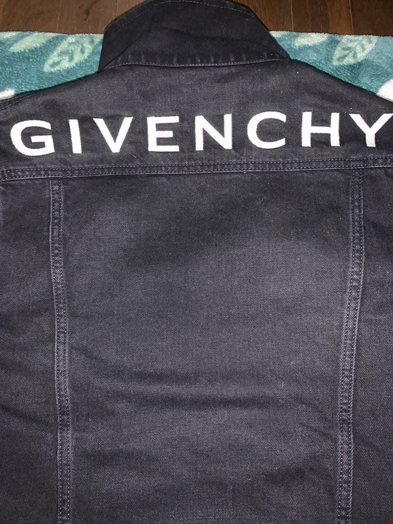 GIVENCHY ブラックデニムジャケット