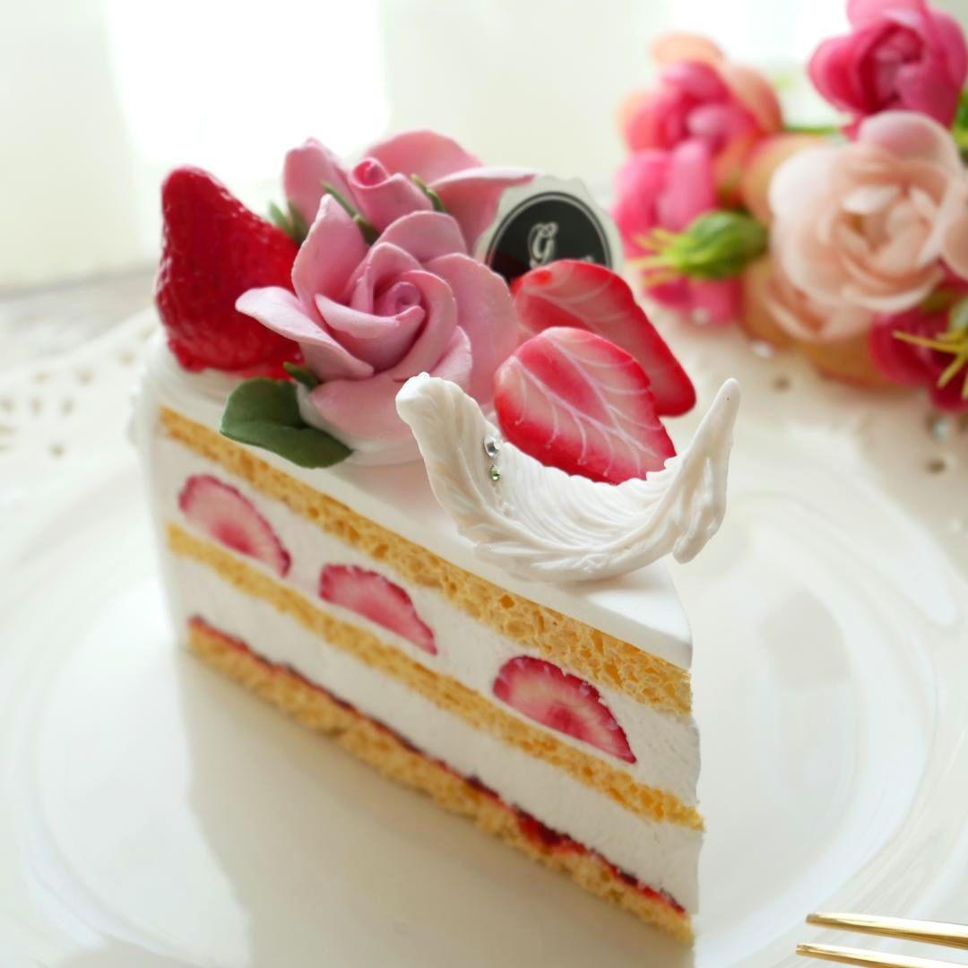 【ルブの森★様】フェイクスイーツ◆薔薇飾♡豪華な苺のショートケーキ◆リアルサイズ