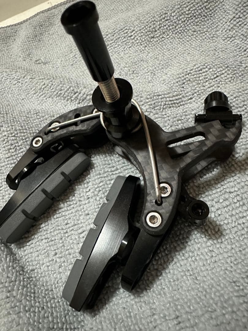 新品/超軽量自転車カーボンベースブレーキキャリパー/アルミリムパッド/フロント用