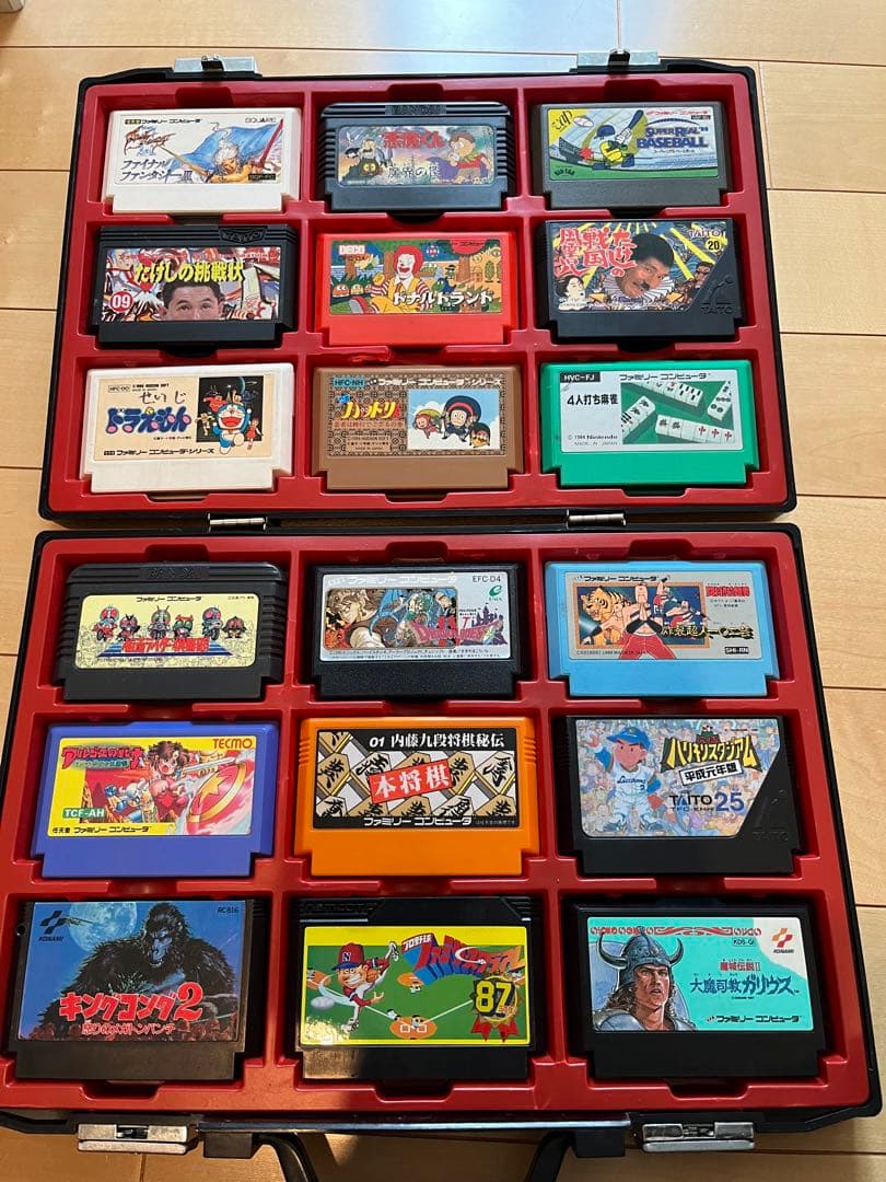 ニンテンドー　ファミリーコンピュータ　任天堂　アタッシュケース　ソフトセット