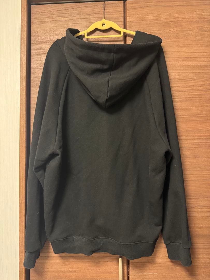 ILLIGO ブラック Lサイズ　パーカー