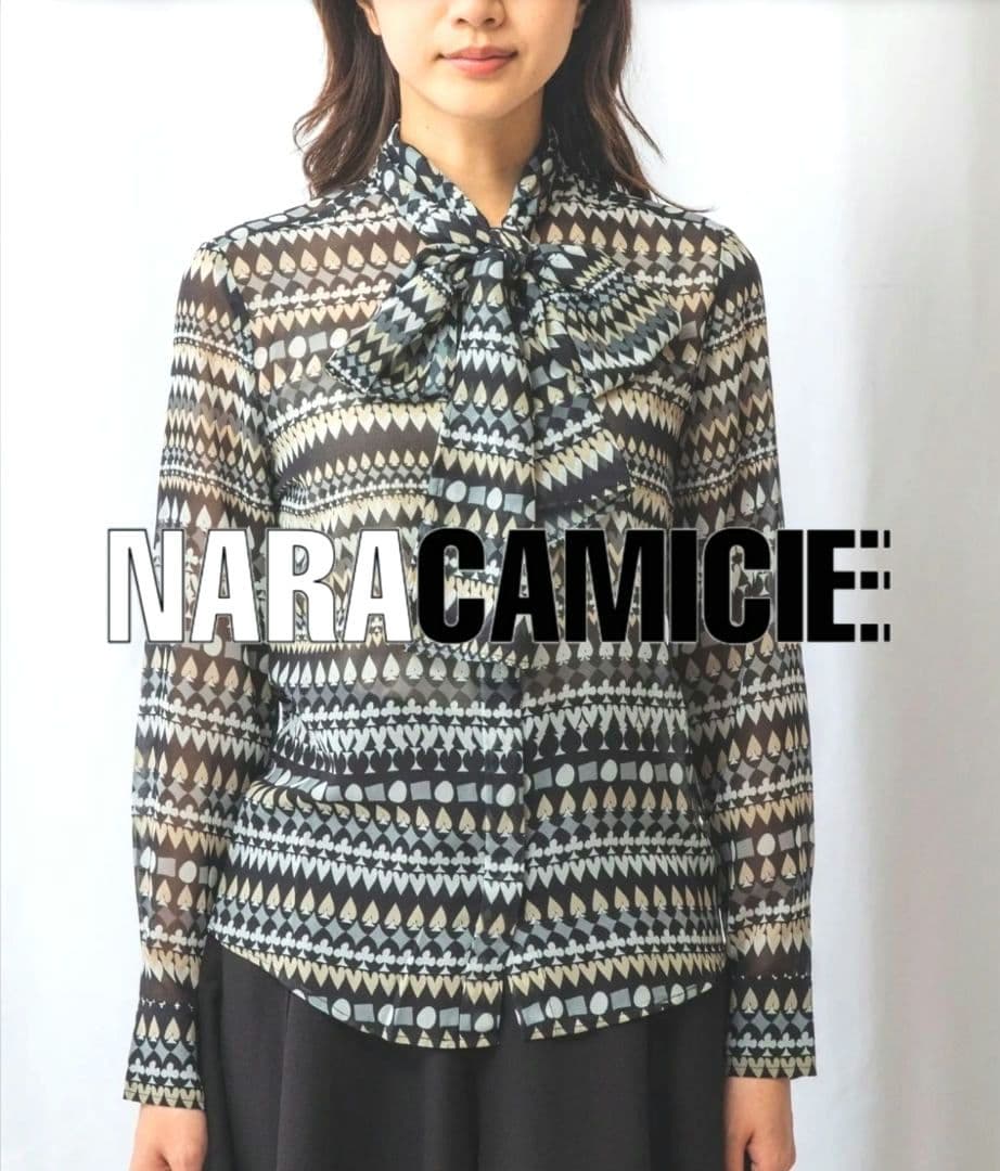 【極美品28600円】ナラカミーチェ♦大きめ✨トランプ柄シフォンボウタイ