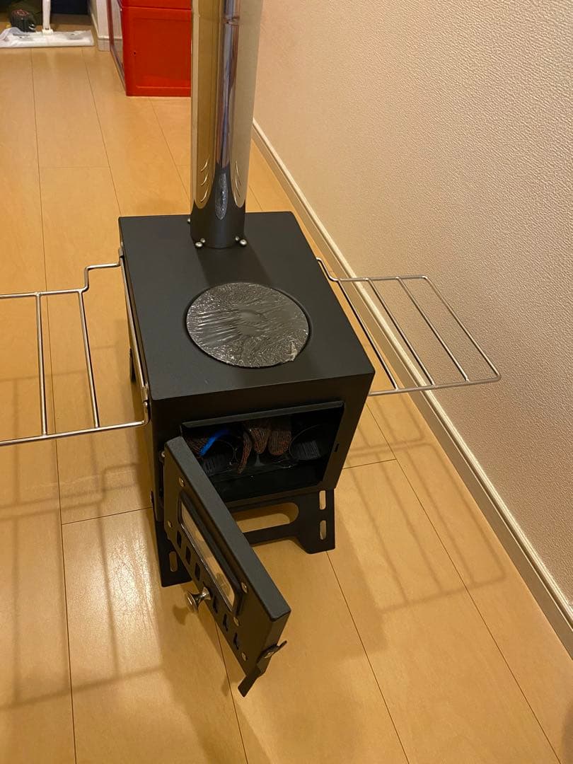 T*n様 薪ストーブ スチール製 煙突接続口付き
