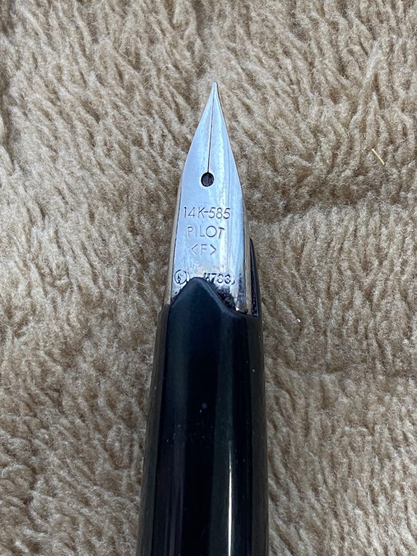 パイロットPILOT Elite 万年筆 14Ｋ585 シルバー・ブラック 格子