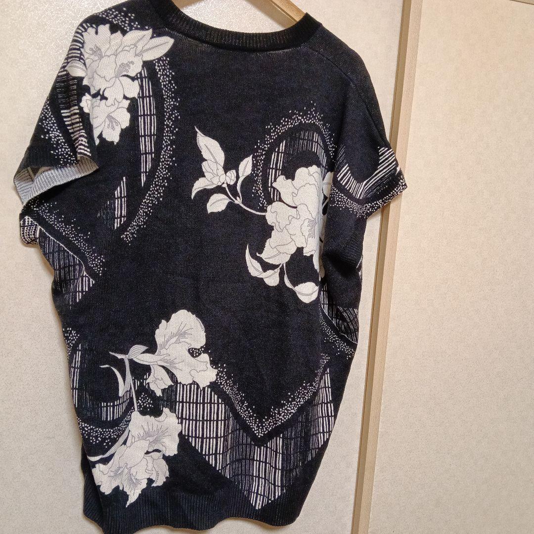 LEONARD PARIS　 Vネック トップス
