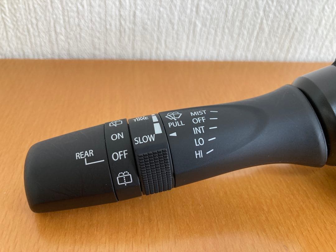 スズキ純正　時間調整式　間欠ワイパースイッチ　37310-74P20 JB64