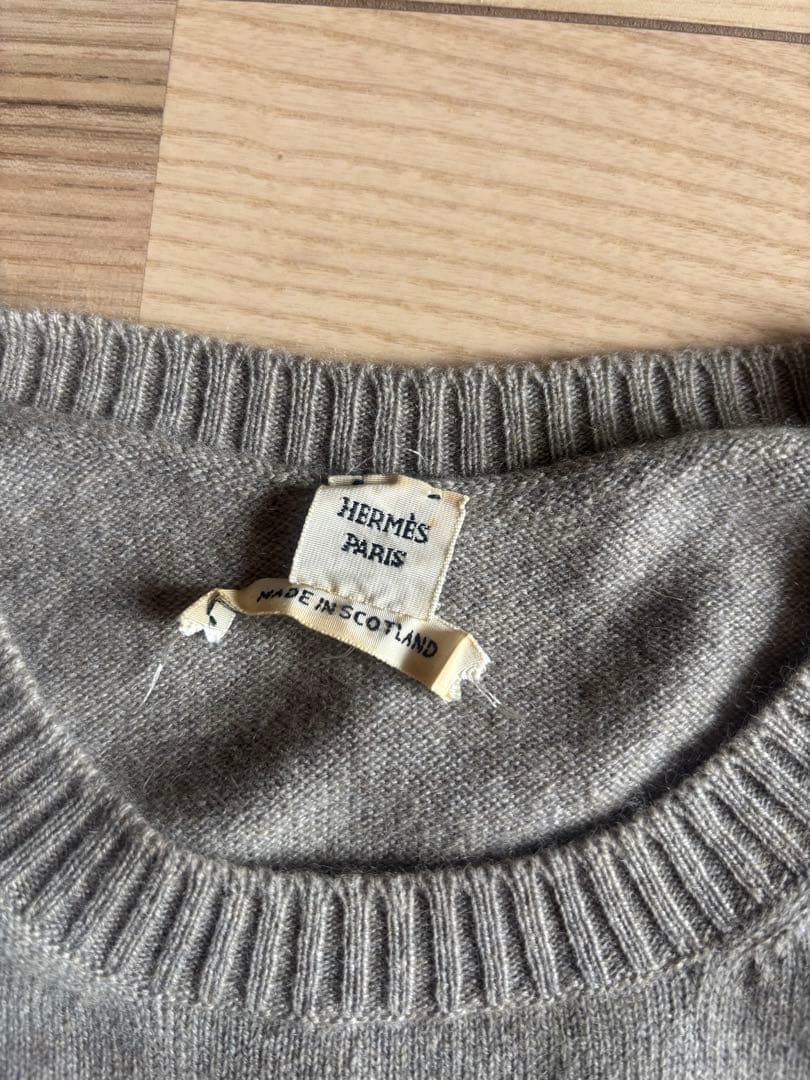 HERMES グレー カシミアノースリーブ ニットベスト　36