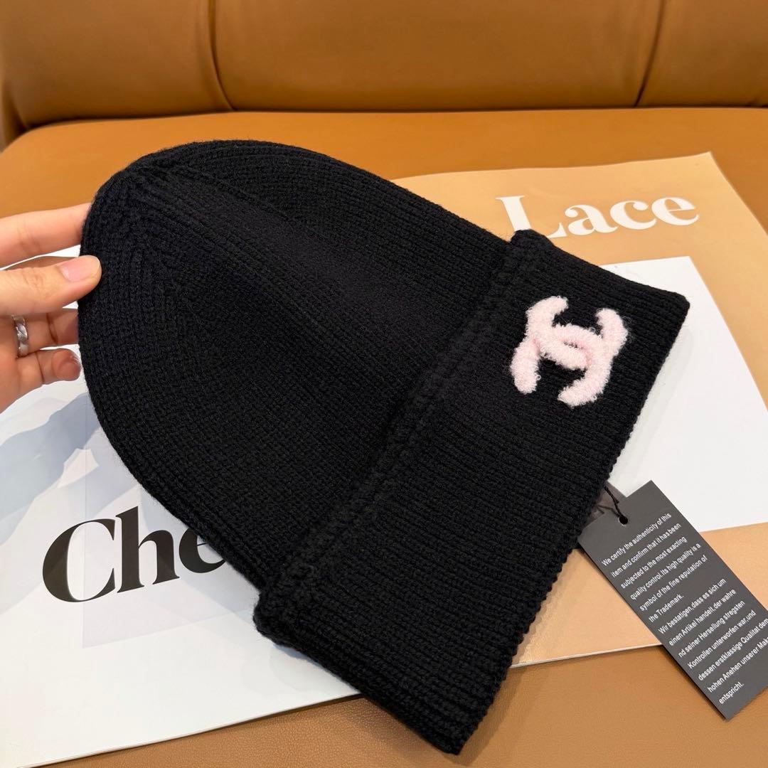 CHANEL 黒 ニット帽 ロゴ刺繍