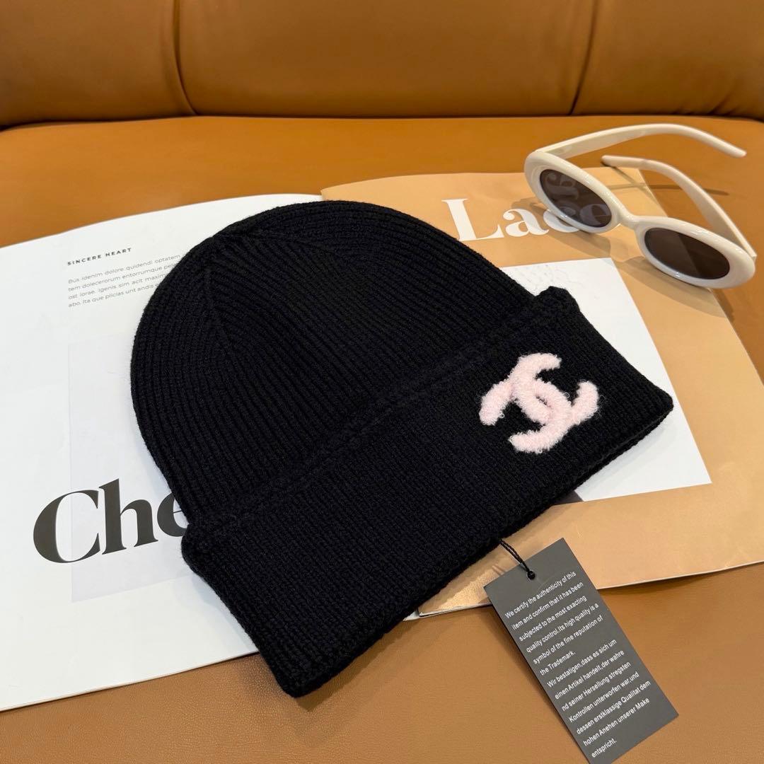 CHANEL 黒 ニット帽 ロゴ刺繍