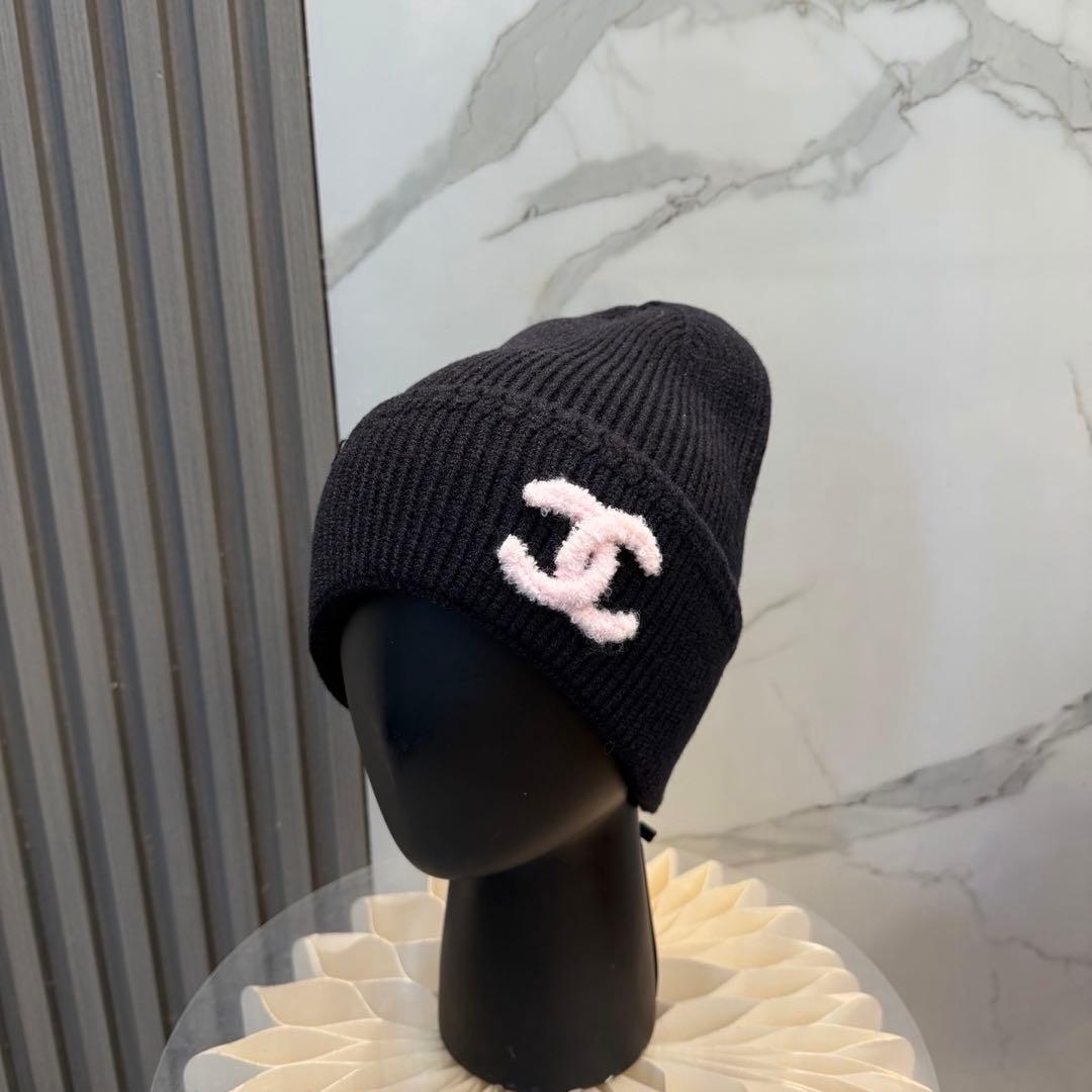 CHANEL 黒 ニット帽 ロゴ刺繍