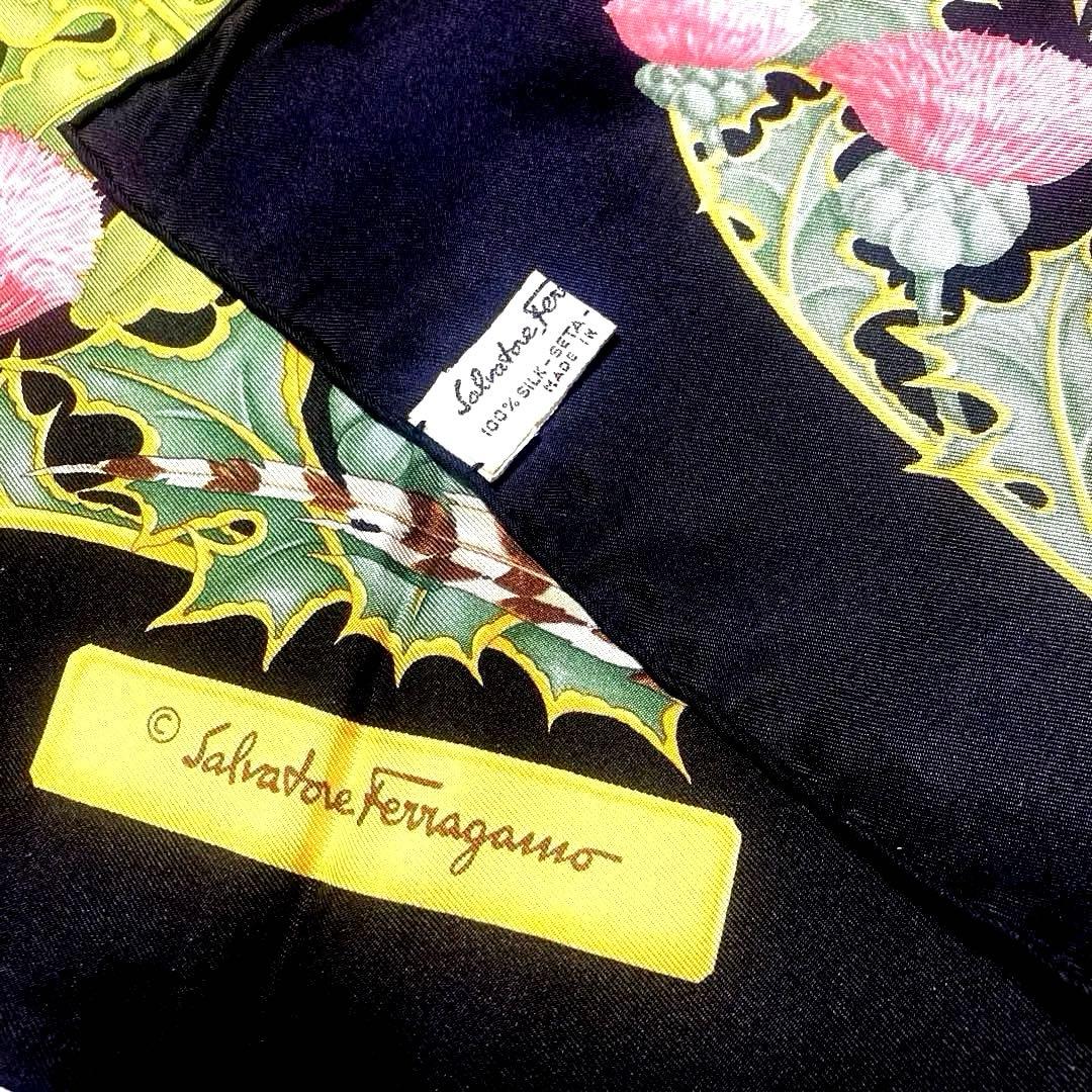 Ferragamoフェラガモスカーフ★美品.大判カレ.イタリア製.鳥 花 シルク