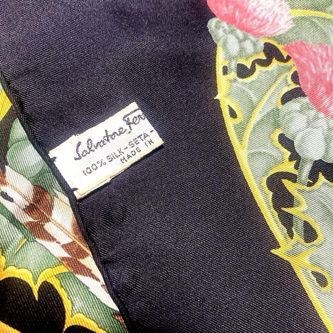 Ferragamoフェラガモスカーフ★美品.大判カレ.イタリア製.鳥 花 シルク