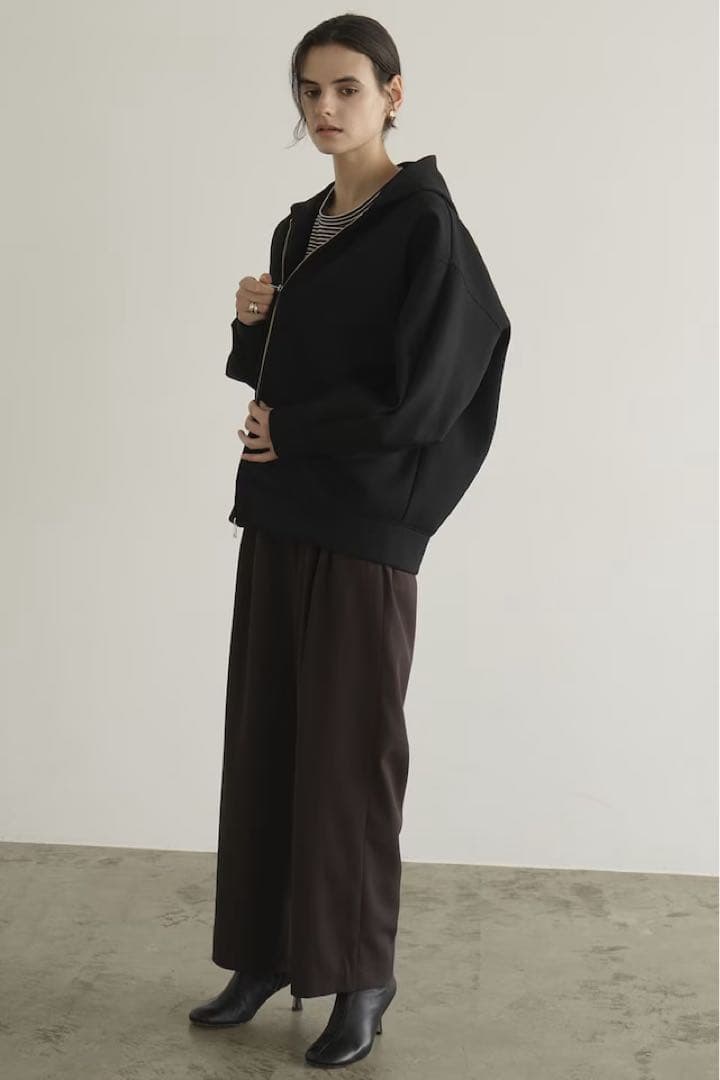 専用出品　CLANE パーカー